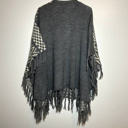 Flying Tomato  Poncho Sweater Button Front Fringe Hem Knitted Gray White S/M