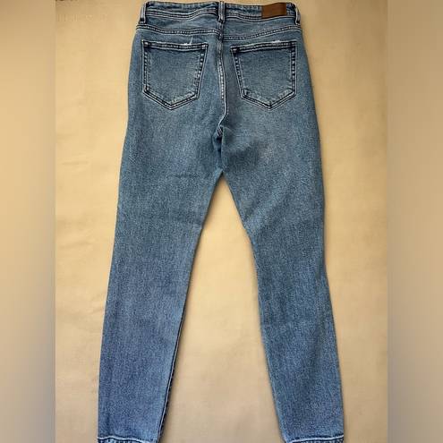 Carly Jean Los Angeles Carly Jean Skinny Jeans with Distressing Size 5