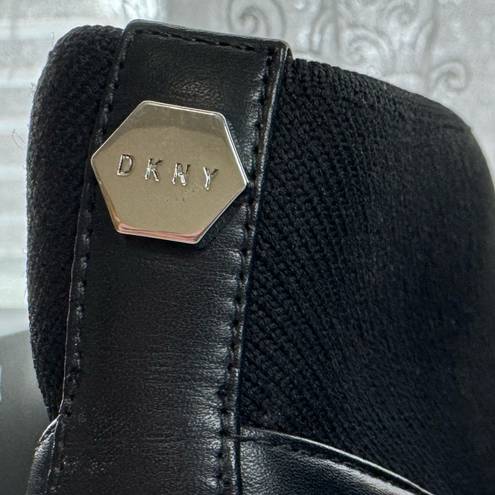 DKNY  Women's Waylen Booties