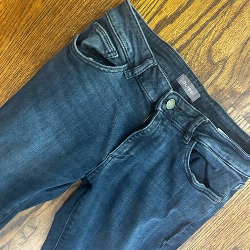 DL1961  - Women's Size 27 Emma Low Rise Skinny  Donahue Jeans for Women Size 27