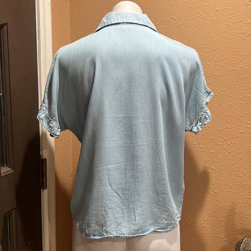 LC Lauren Conrad  blue short sleeve button up blouse