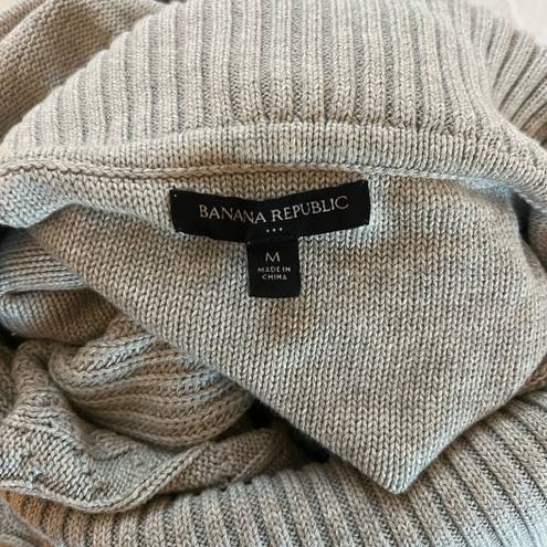 Banana Republic Women’s Barely Worn Dark Grey  Turtleneck Sweater