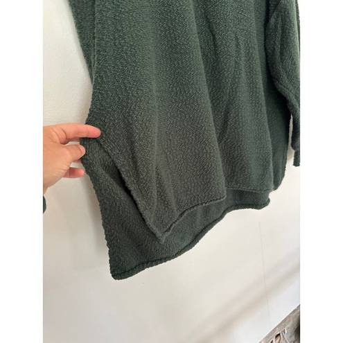 Aerie  Oversized Slouchy Pullover Knit Sweater in Green. Large