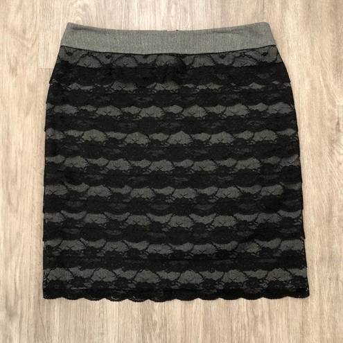 Sharagano  Women's Gray/Black Floral Lace Overlay Knee Length Pencil Skirt sz 10