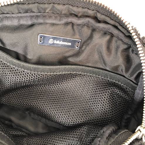 Lululemon  Athletica Everywhere Fleece Belt Bag (Black)