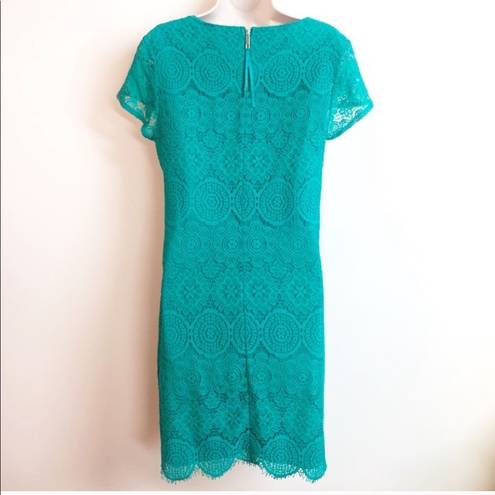 Laundry by Shelli Segal 🆕 Shelli Segal scalloped lace short sleeve scoop neck teal mini dress