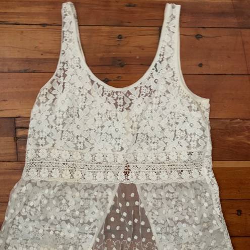 Gilly Hicks  Lace White Top