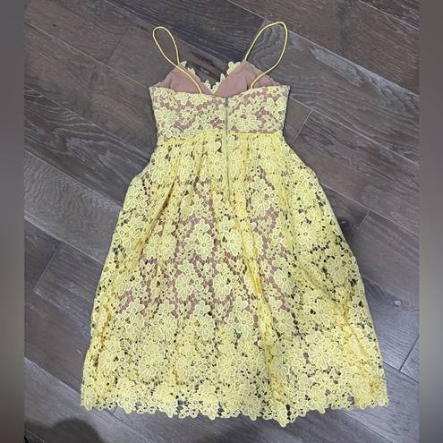 Donna Morgan  yellow lace fit and flare dress size 4