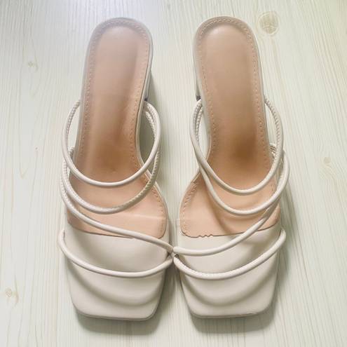 nude heeled sandals Tan Size 8