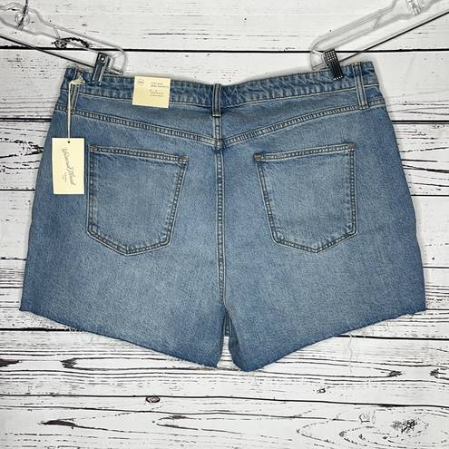 Universal Threads Universal Thread NWT Sz 18W Blue Denim Vintage Stretch Raw Hem Midi Jean Shorts