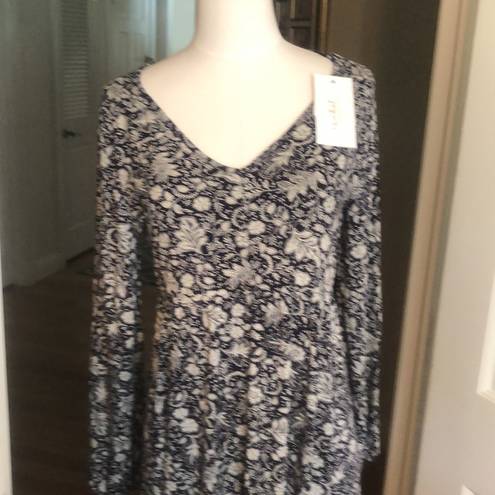 Isabel Maternity  Blue with Light Gray Floral Pattern Size Medium NWT