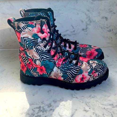 Volcom  Shoes "Go Figure" Floral Print Combat Boots Size Women's 6