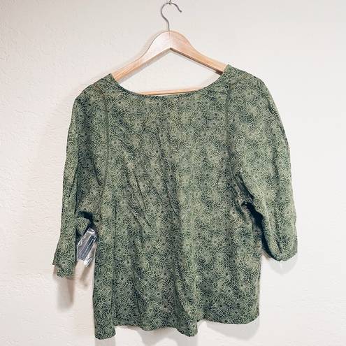 Treasure & Bond  Green Blouse NWT - Size Large