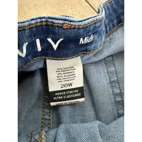 Ava & Viv 5/$35    Womens Shorts Sz 20W Power Stretch Midi Cuffed Blue Denim Jean