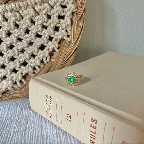 American Vintage Vintage “Eurydice” Green Gold Adjustable Cocktail Ring Sunburst Emerald Femme Classic