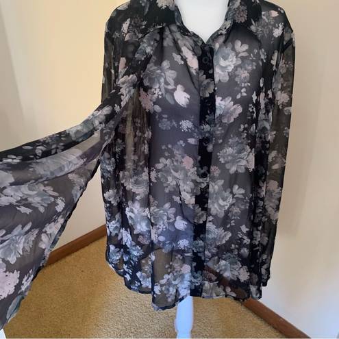 Stylestalker  Revolve Black and Grey Floral Blouse Sheer w/ Wrap Piece Size 6