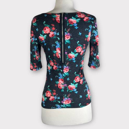 Kirra  | Floral 3/4 Sleeve Multi-Colored Exposed Zipper Accent Top Medium