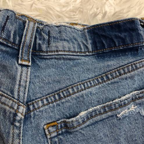 Abercrombie & Fitch High Rise Mom short Medium Wash 28/6