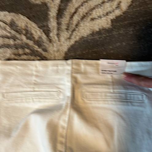 Skinny Girl  white jeans. NWT. Elastic waist and tummy control.