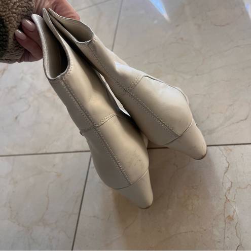 Sam Edelman  White Bootie Heels Sz 8 Well Loved