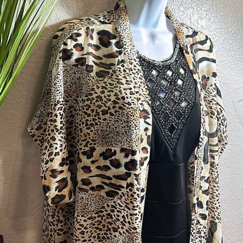 #252 boutique, one size animal printed kimono