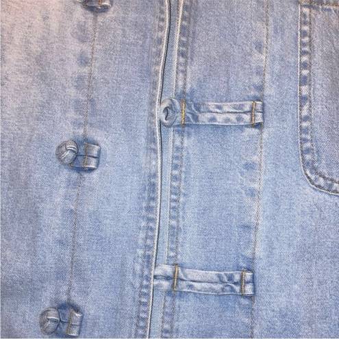 Liz Claiborne Vintage 90s Liz Wear Jean Shacket Light Wash Denim Chambray Unique Button sz Med