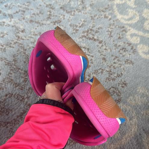 Crocs  Retro Classic Clog Hot Pink Size 6