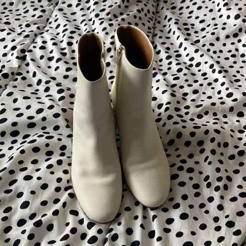 Via Spiga  winter white booties