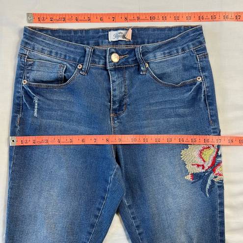 Royalty For Me  Women's 6 Midrise Boho Embroidered Jeans Medium Wash