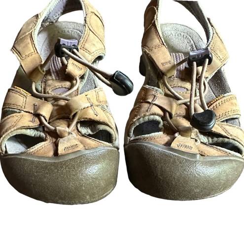 Keen  Women’s Whisper Coffee Leather Waterproof Sports Hiking Sandal Size 8