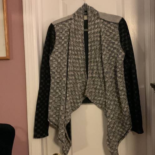 Anthropologie Anthropology Black and white pattern Sweater Wrap