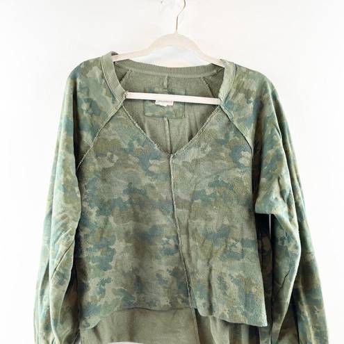 Pilcro  Reworked Popover V-Neck 100% Cotton Sweatshirt Green Camo Print Medium