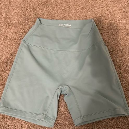 SET ACTIVE Luxform Bike Shorts in Dune Size M NWT