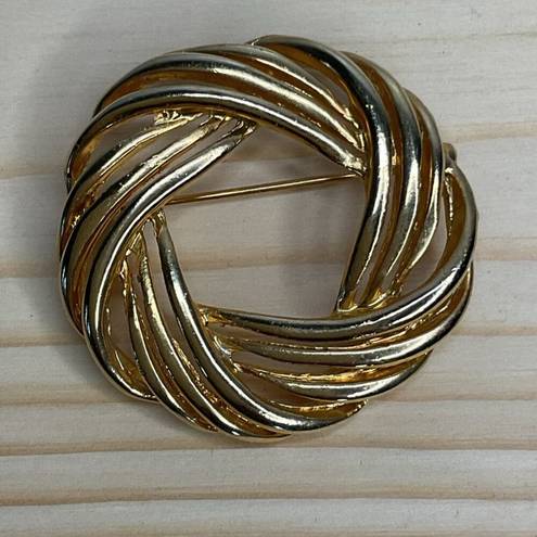 Twisted Gold Tone Round  Rope Knot Brooch