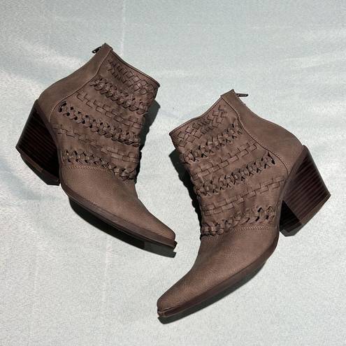 Seven Dials  lattice woven Ankle Boots Size 8 B49