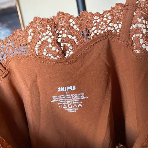 SKIMS NWT  Fits Everybody Lace Cami Bodysuit Bronze Size XS