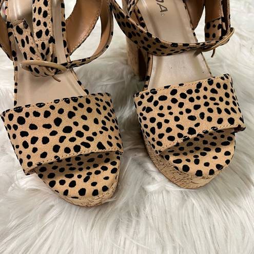 Soda  Leopard Animal Print Chunky Platform Sandal Heels Ankle Strap Size 6.5