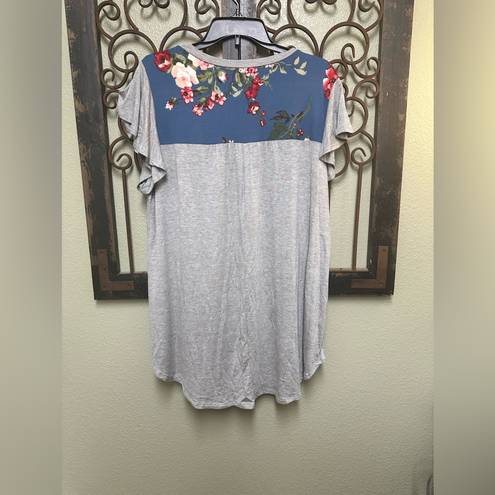 Acting Pro  short sleeve grey/floral contrast tunic top