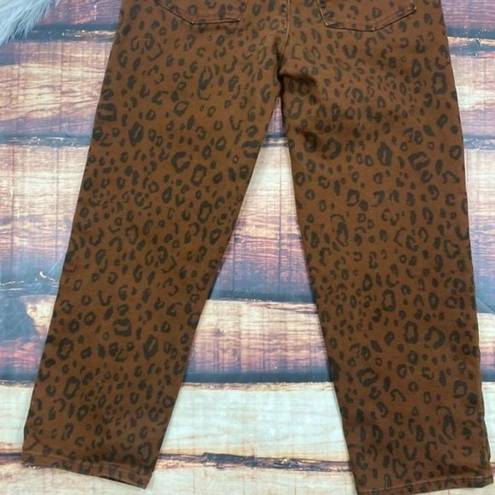 Universal Threads Leopard Print Vintage Straight Denim Jeans Universal Thread