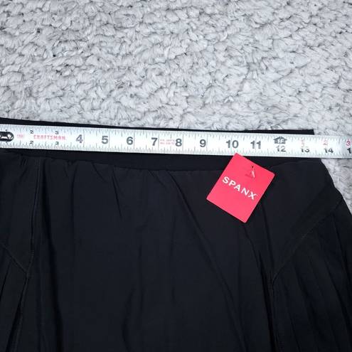 Spanx  Get Moving Pleated Black Skort Skirt Women Size Medium Booty Boost