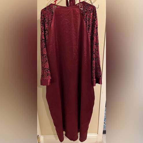 Delicates Sophia By  Woman Size 2x Sexy Burgundy Kimono Robe Silky