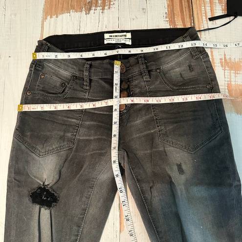 One Teaspoon  Le Duke Freebirds II Destroyed Skinny Jeans Size 27