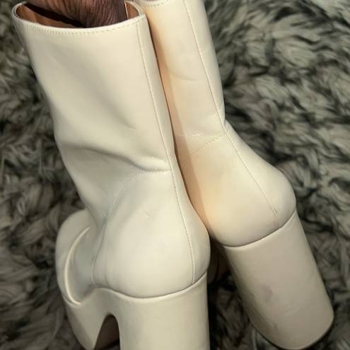 Jessica Simpson  Cream Platform Ankle Boots