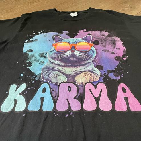 Krass&co Port &  Black Karma Cat Graphic T-shirt ~ Unisex Size XL