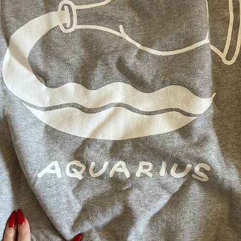 Good American  Aquarius Crewneck