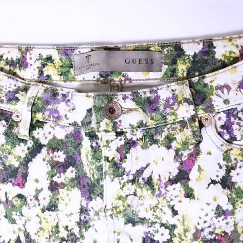 GUESS | Low-Rise Denim Shorts in Daisy Floral Print Enzyme Stone size 26