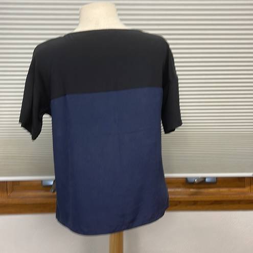 Vince  Blue and Black Colorblock Silk Short Sleeve Blouse Size XXS