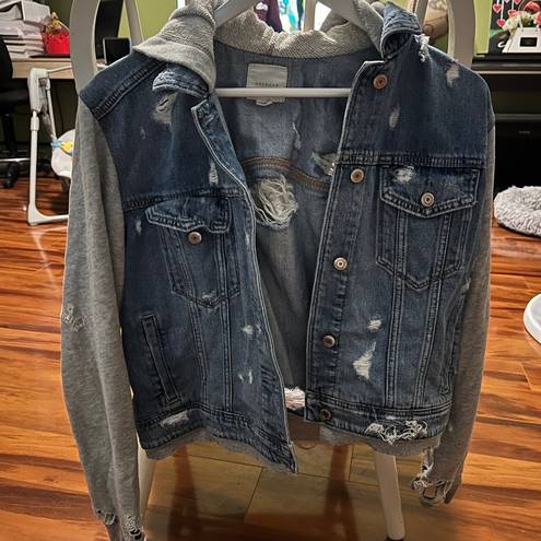 American Eagle  Jean Jacket Grey Sleeves