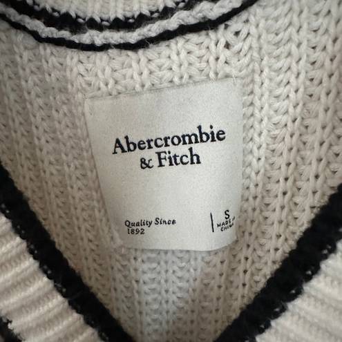 Abercrombie & Fitch Oversized Sweater Vest