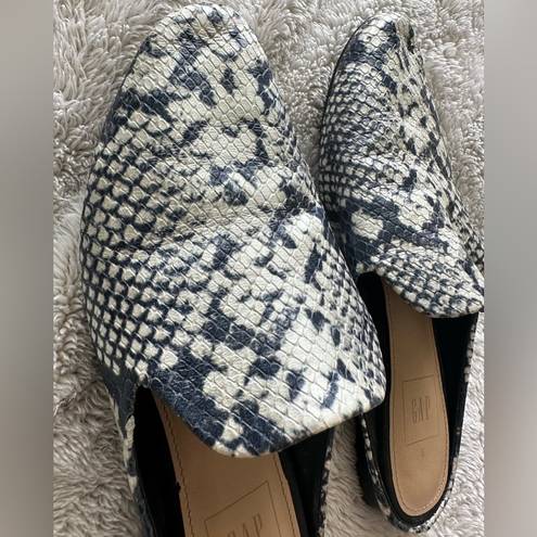 Gap  snakeprint slide on mules, blue and cream pointed toe flats